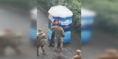 В Харькове сотрудник ТЦК бил мужчину в живот: что сказали в ведомстве (видео)