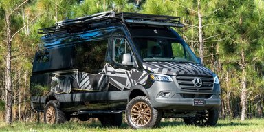 Mercedes Sprinter перетворили на розкішний позашляховий дім на колесах (фото)