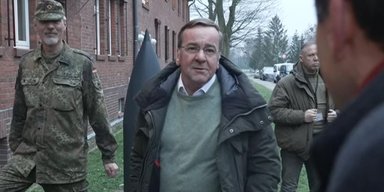 "Жодних ознак": міністр оборони ФРН не бачить готовності Путіна до мирних переговорів