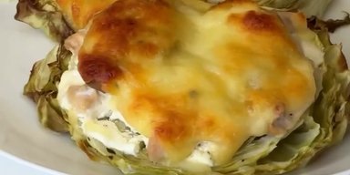 Стейки из капусты с курицей и сыром: рецепт оригинального блюда для всей семьи