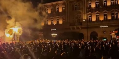 Вучич визнав поразку на виборах у Сербії: по всій країні почалися гучні святкування (відео)