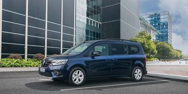 Сім місць та електрична версія: представлено новий сімейний Renault (фото)