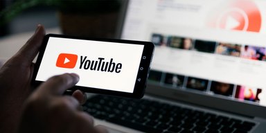 Проводил стрим на YouTube — и оказался на сайте Белого дома: блогер не понимает, как это произошло