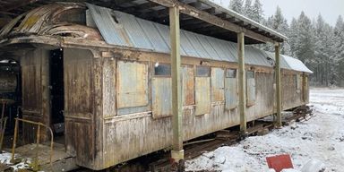 Можно не работать. Мужчина купил за $3 тыс. старый вагон и обеспечил семью до конца жизни
