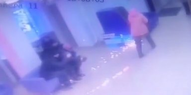 Устроила спецоперацию: в РФ пенсионерка салютом взорвала отделение банка (видео)