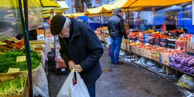 Похмура погода впливає на вартість: які зараз ціни на сезонні овочі в Україні