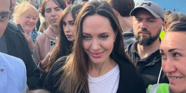 Анджелина Джоли поддержала девочку из Харьковщины, которая пережила ракетный удар РФ (фото)