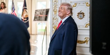 Перенес инсульт: в США предположили, почему поведение Трампа стало неадекватным, — СМИ