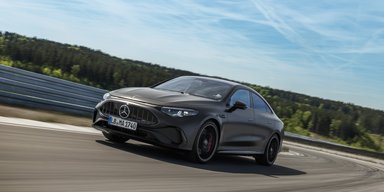 Запас хода 670 км и 3 с до сотни: Mercedes создал конкурента Tesla 3 Performance (видео)