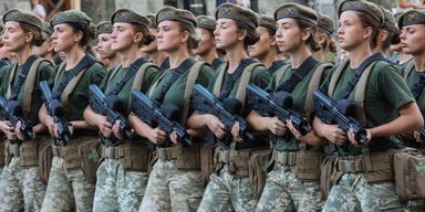 День защитников и защитниц. Почему 14 октября не может быть "мужским днем"