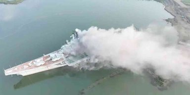 Бесславный конец "Минска": в Китае на старом советском авианосце вспыхнул пожар (видео)