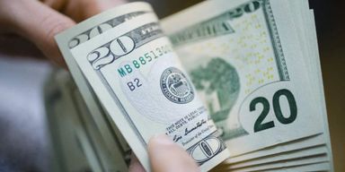 Женщина выиграла $2,5 млн в лотерею, но есть нюанс: куртку с билетом она отдала бедным