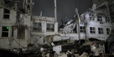 "Жорстокий ракетний удар": Зеленський прокоментував обстріл центру Запоріжжя (відео)