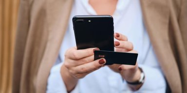 Банковские приложения на смартфонах атакует опасное хакерское ПО: что известно