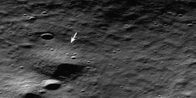 Намагався увійти в історію: орбітальний апарат NASA зробив знімок мертвого модуля на Місяці (фото)