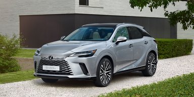 На український ринок виходить потужний кросовер Lexus із витратою 1,3 л на 100 км (фото)