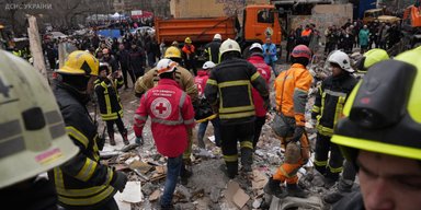 Атака БпЛА по Одессе: спасатели достали из-под завалов еще одно тело (фото)