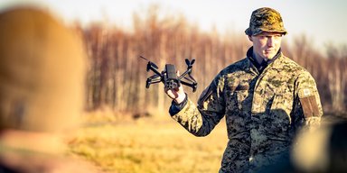 Україна зможе воювати без військової допомоги США: втрата "некритична", — FT