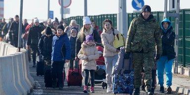 Поток выезжающих за границу украинцев существенно снизился, — Госпогранслужба