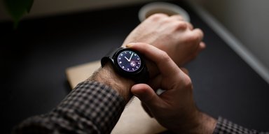 Україна переходить на літній час: що варто знати про переведення стрілок годинника