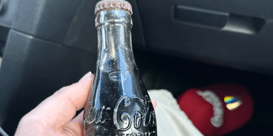 Антиквар нашел столетнюю бутылку Coca-Cola и узнал ее настоящую цену (фото)