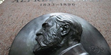 Ближе к людям. Как Нобелевский комитет возвращает науке популярность