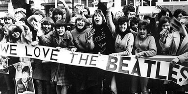 60 лет назад стартовала битломания. Почему песни The Beatles сразу захватили планету