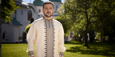 "Сьогодні наша молитва — за всіх українців": президент привітав націю з Великоднем (відео)
