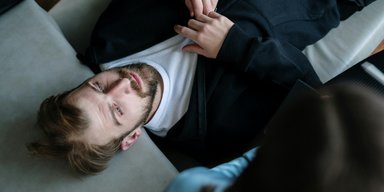 Проблема не в нас: ученые объяснили, почему человечество оказалось в эмоциональной яме