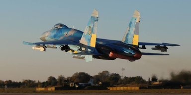 "Символ незламності": Повітряні сили показали кадри роботи пілотів в честь Дня авіації (відео)