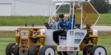 Астронавти їздитимуть Місяцем на "автомобілі": NASA показало, яким він буде (фото)