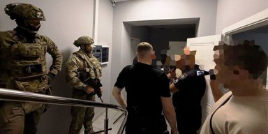 СБУ проводить обшуки у детективів НАБУ: силовиків підозрюють у держзраді, — ЗМІ (фото, відео)