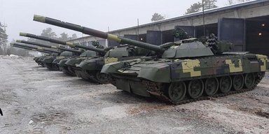 На Донеччині танкісти прямим наведенням впритул знищили фортифікації ЗС РФ (відео)