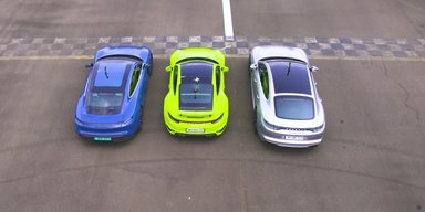 Porsche 911 порівняли з Panamera та Taycan у заїзді по прямій (відео)