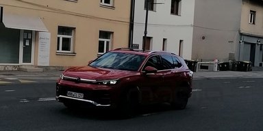 Новий Volkswagen Tiguan 2024 повністю розсекретили за місяць до прем'єри (фото, відео)