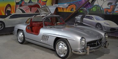 Осовремененная легенда: украинцы воссоздали знаменитый суперкар Mercedes 300 SL (видео)