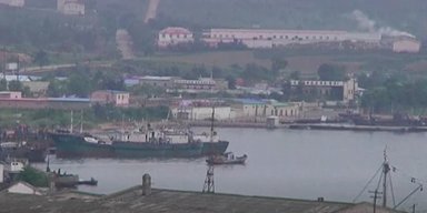 Пливуть в обхід: КНДР відправила РФ 2 тисячі контейнерів зі снарядами і ракетами, – Reuters