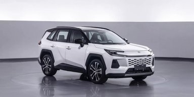 RAV4 на мінімалках: розсекречено новий недорогий кросовер Toyota (фото)