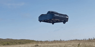 Як виглядає "перший у світі" летючий автомобіль: вартість приголомшила навіть оптимістів