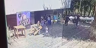 Інсталяція в Дніпрі проломила череп дитині: 9-річна дівчинка у комі (відео)
