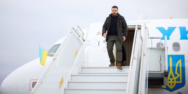 Зеленський прибув до Італії: у нього запланована аудієнція у Ватикані і зустріч з Мелоні