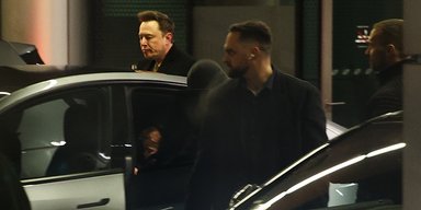 Ілон Маск прилетів до Польщі, щоб відвідати єврейський концтабір Аушвіц