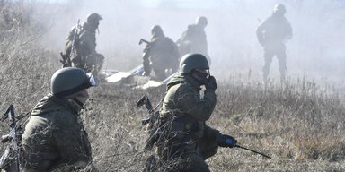 ЗС РФ просунулися біля чотирьох населених пунктів Донеччини: що відбувається на фронті (карти)