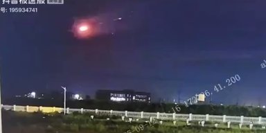 НЛО, ракета, или метеорит: над Китаем ПВО сбила таинственный объект (видео)