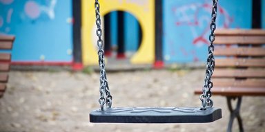 Дитячий майданчик знесли через єдину скаргу сусіда на шум: як йому вдалося на додачу відсудити гроші