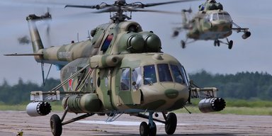Обіцяли заплатити: двоє школярів спалили вертоліт на авіабазі в Омську, — росЗМІ (фото)