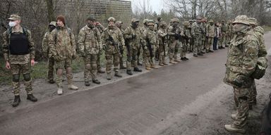 Круговая оборона. Один день из жизни бойцов батальона ТрО (фоторепортаж)