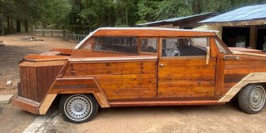 В США на продажу выставили странный пикап Ford из дерева (фото)