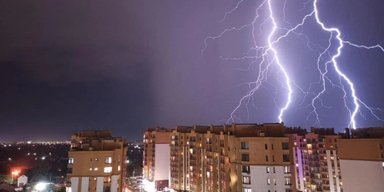Рівень небезпеки "жовтий": в Києві попереджають про зливи та грози цієї ночі