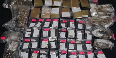 Майже 1,5 кг золота: у Міноборони знайшлися незатребувані запаси на 3,5 млн грн (фото)